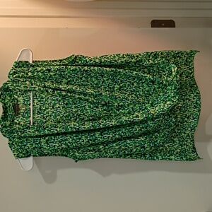 💜Vince Camuto Vibrant Green and Blue Patterned Top